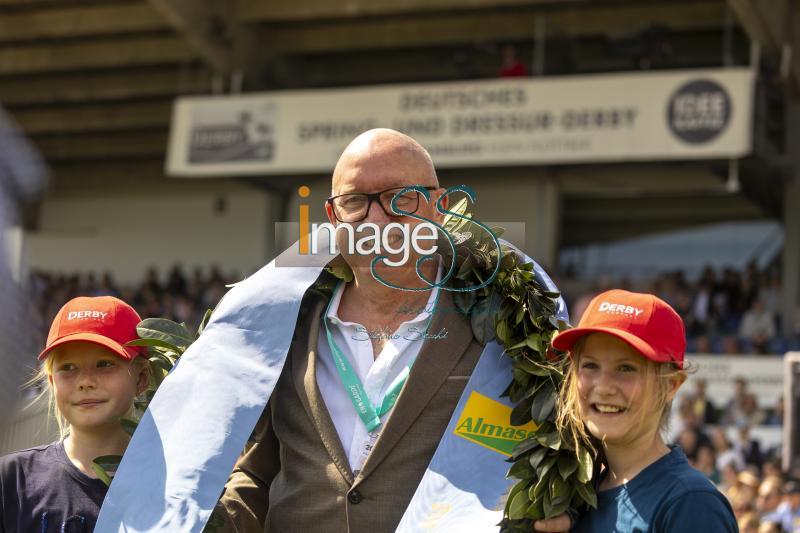 dressage PrizeGiving_Hamburg_20240512_SS350699.jpg